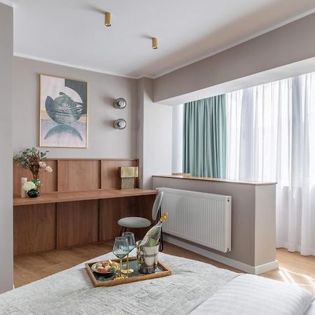 Holt - Sublime Minty Green 1Br On The Park Bucureşti Exterior foto